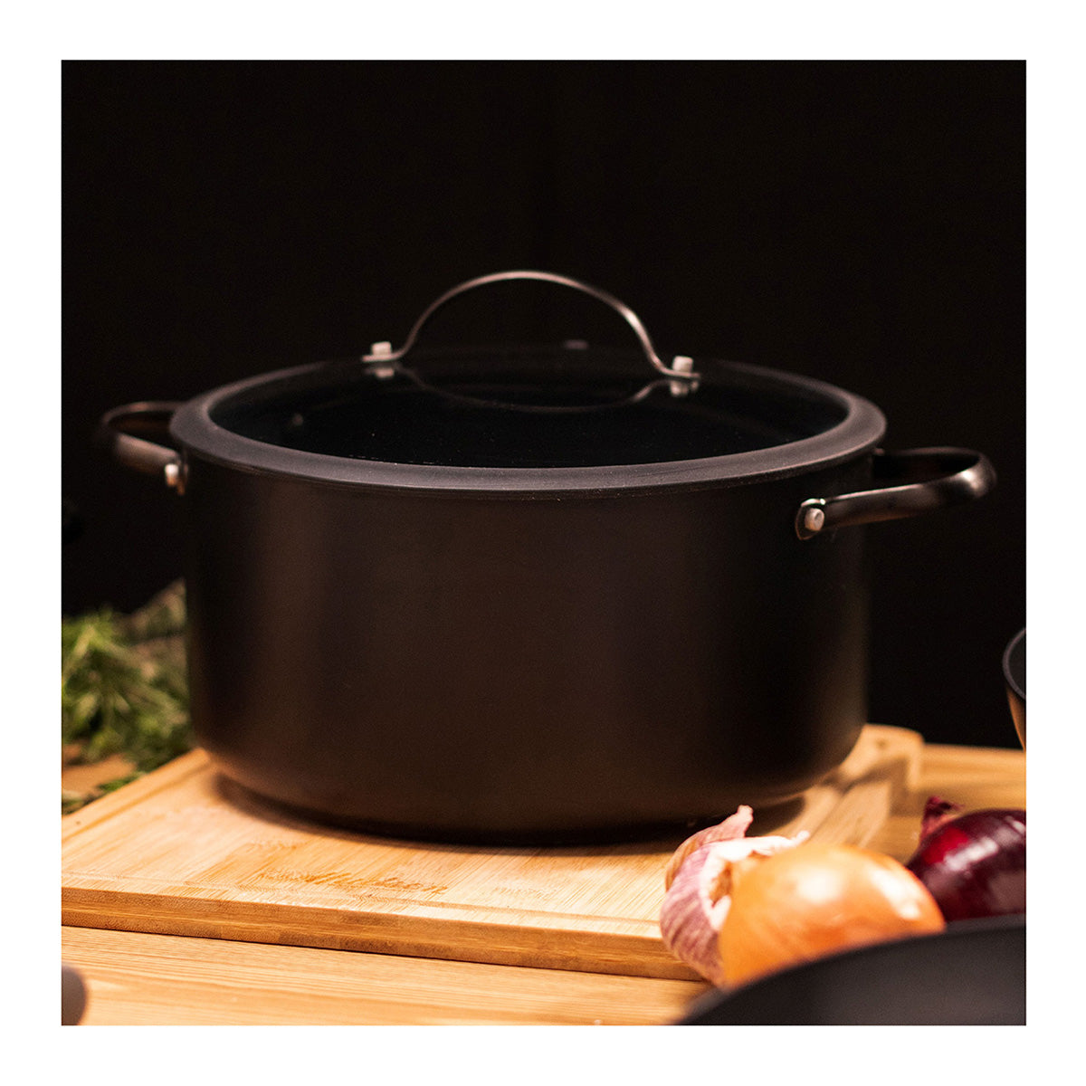 Cacerola De Aluminio Negra Antiadherente Total Black 28 Cm