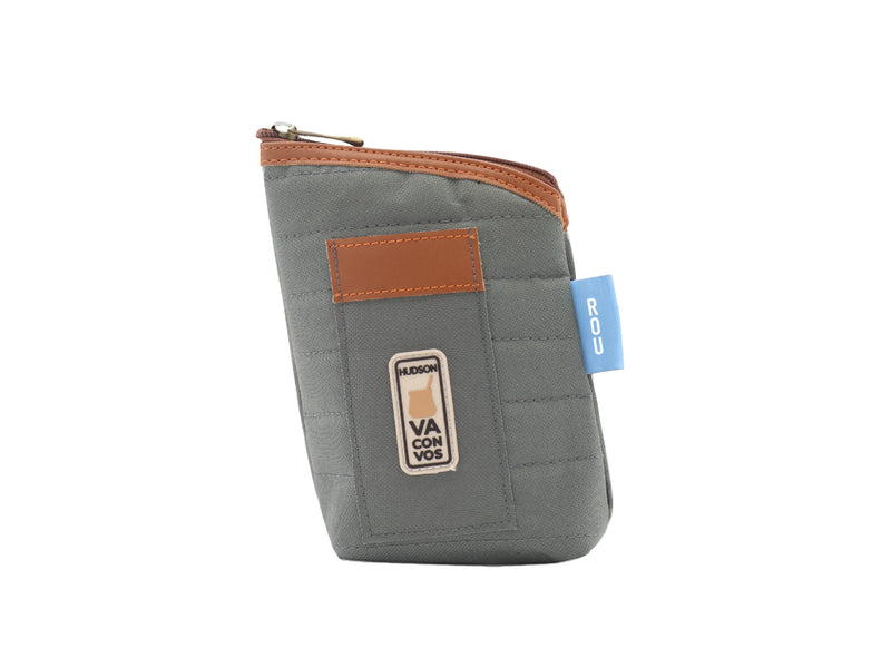 Yerbera Con Pico Vertedor Y Bolsillo Gris